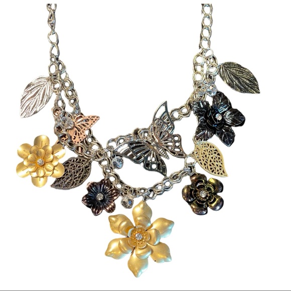 Butterfly Leaf Charm Statement Necklace - Picture 9 of 10